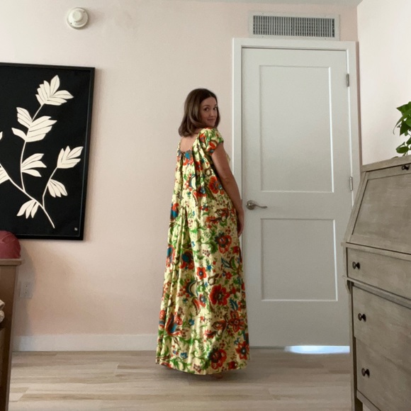 1960s Hawaiian Waterfall Dress - Picture 2 of 4